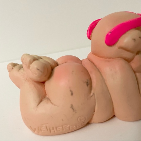 Vintage Wetherbee Pig Figurine Sun Bathing Figure - Picture 5 of 14